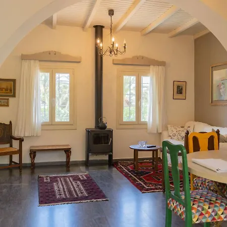 Bougainvillea House In Crete Apartment
