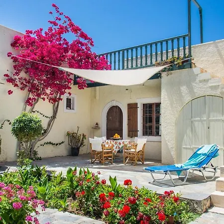Apartment Bougainvillea House In Crete